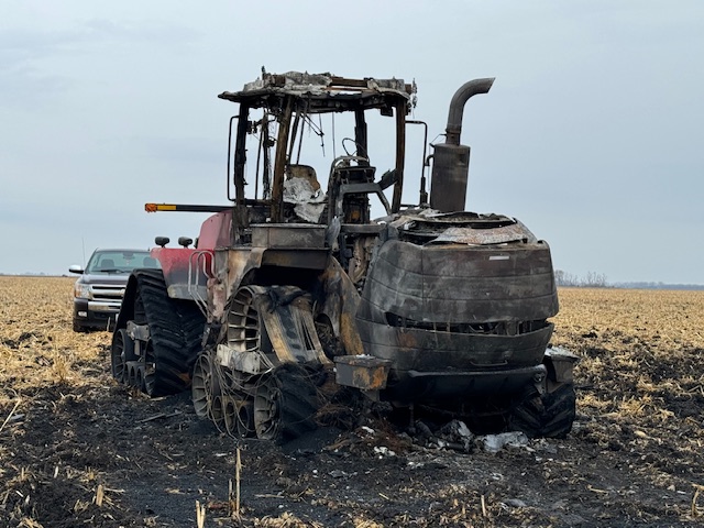 2011 CASE IH 450S Quadtrac Tractor - Image 4