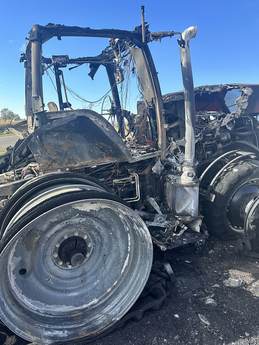 2014 CASE IH 340 Magnum Tractor - Image 3