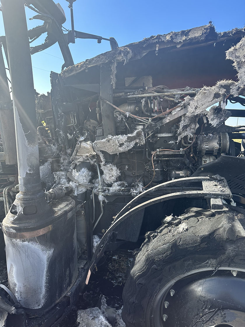 2014 CASE IH 340 Magnum Tractor - Image 4