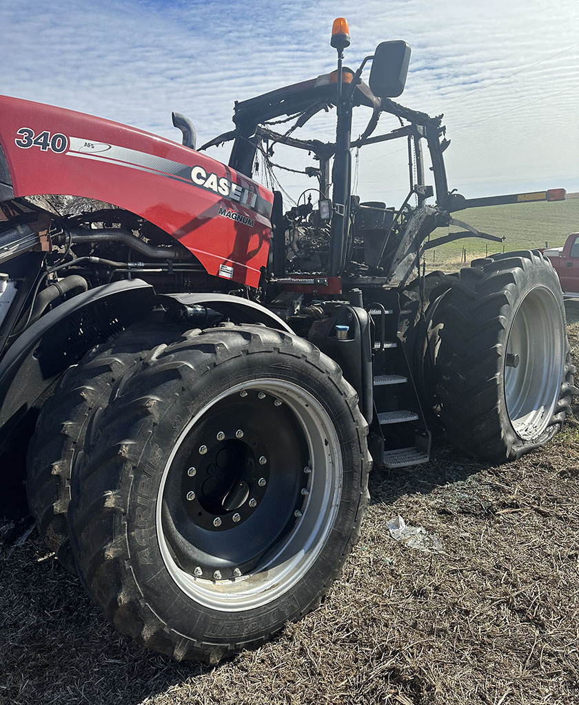 2014 CASE IH 340 Magnum Tractor - Image 5