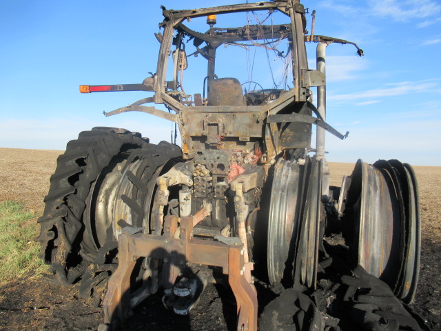 2014 CASE IH 340 Magnum Tractor - Image 7