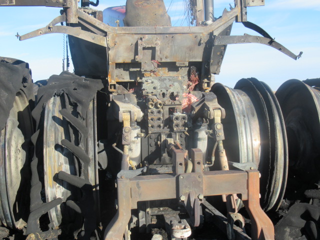 2014 CASE IH 340 Magnum Tractor - Image 14