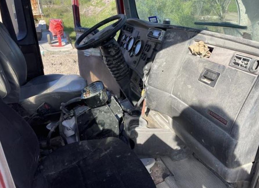 2006 Kenworth T880 Concrete Truck - Image 13