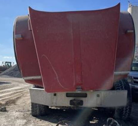 2006 Kenworth T880 Concrete Truck - Image 3