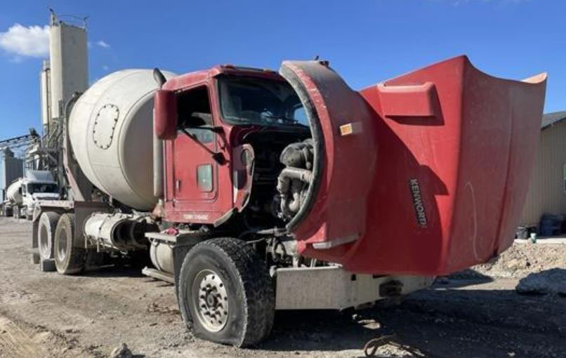 2006 Kenworth T880 Concrete Truck - Image 4
