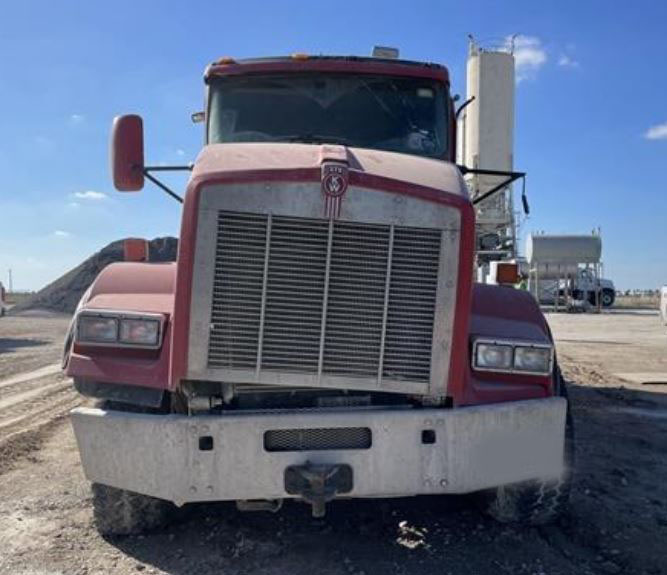 2006 Kenworth T880 Concrete Truck - Image 5