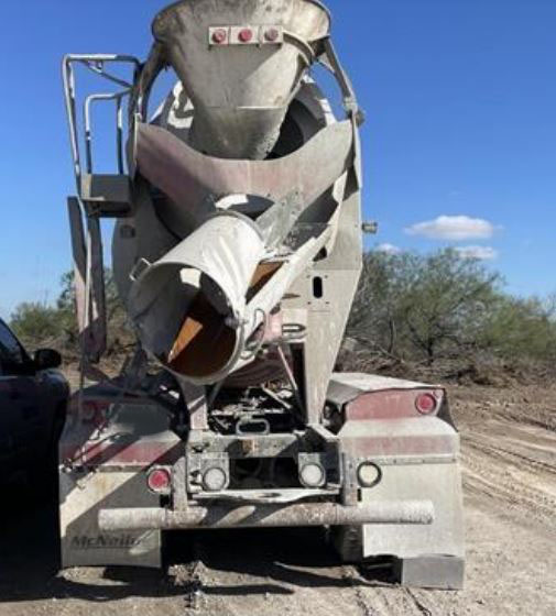 2006 Kenworth T880 Concrete Truck - Image 8