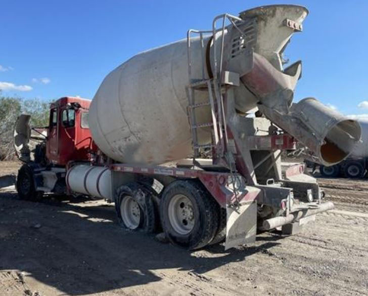 2006 Kenworth T880 Concrete Truck - Image 9