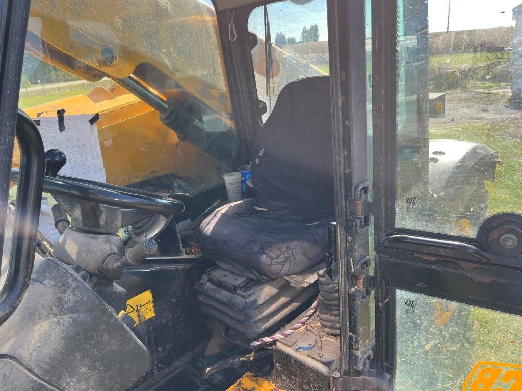 2014 JCB 527-58 Telehandler - Image 5