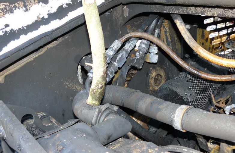 2005 Mustang MTL25 Skid Steer - Image 12