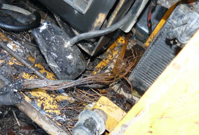 2005 Mustang MTL25 Skid Steer - Image 15