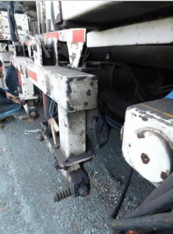 2006 Auto Car Expeditor with Line Removal/Saw Cutting Truck - Image 7