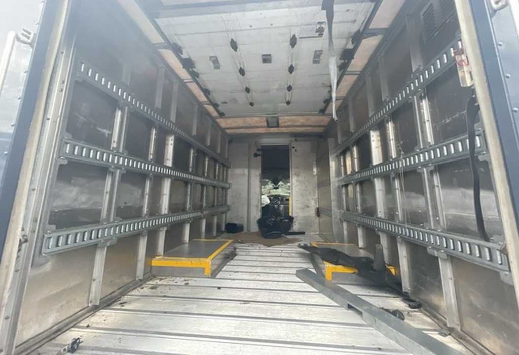 2022 Ford Transit Step Van - Image 7