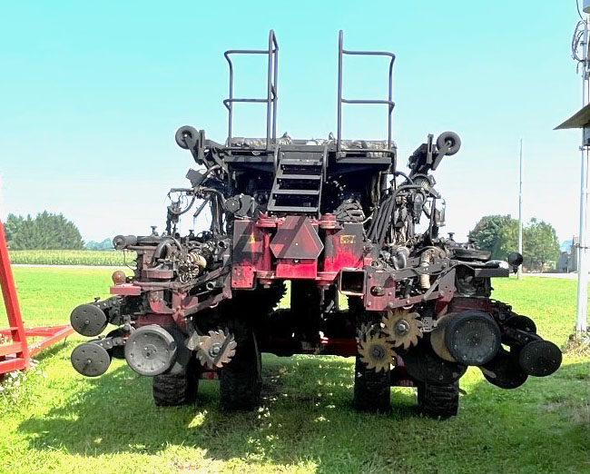 2009 White 8831 Planter