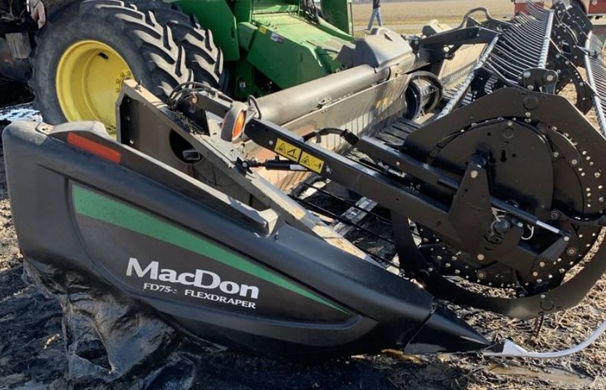 [Auction]: 2017 MacDon FD75 Header | Ohio | damaged | CAG