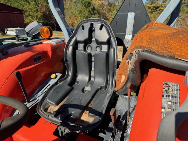 2016 Kubota MX5200 Tractor - Image 5