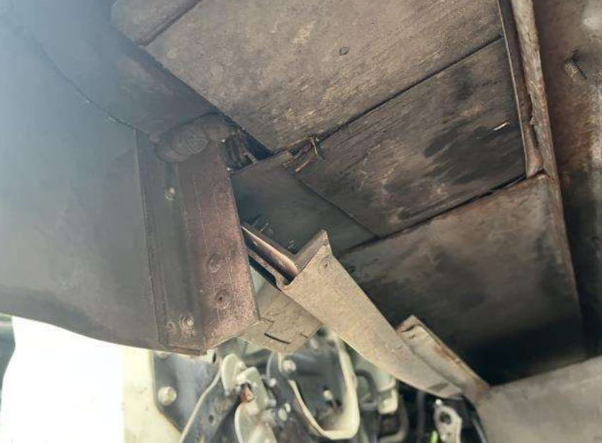 2012 Mitsubishi Fuso Box Truck - Image 8