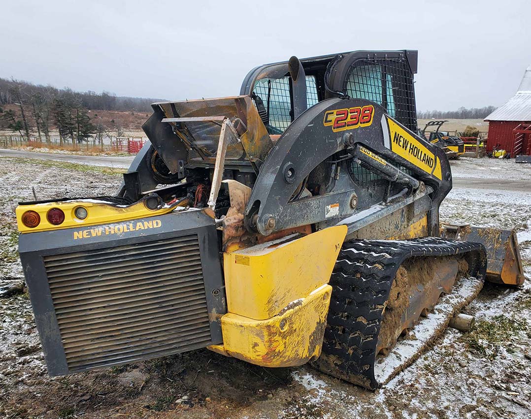 2017 New Holland C238 Skid Steer - Image 2