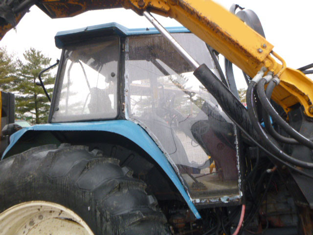 2000 New Holland TM115 Tractor - Image 25