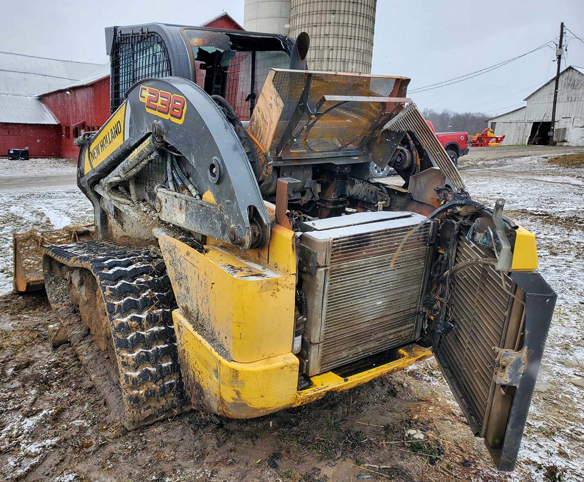 2017 New Holland C238 Skid Steer - Image 3