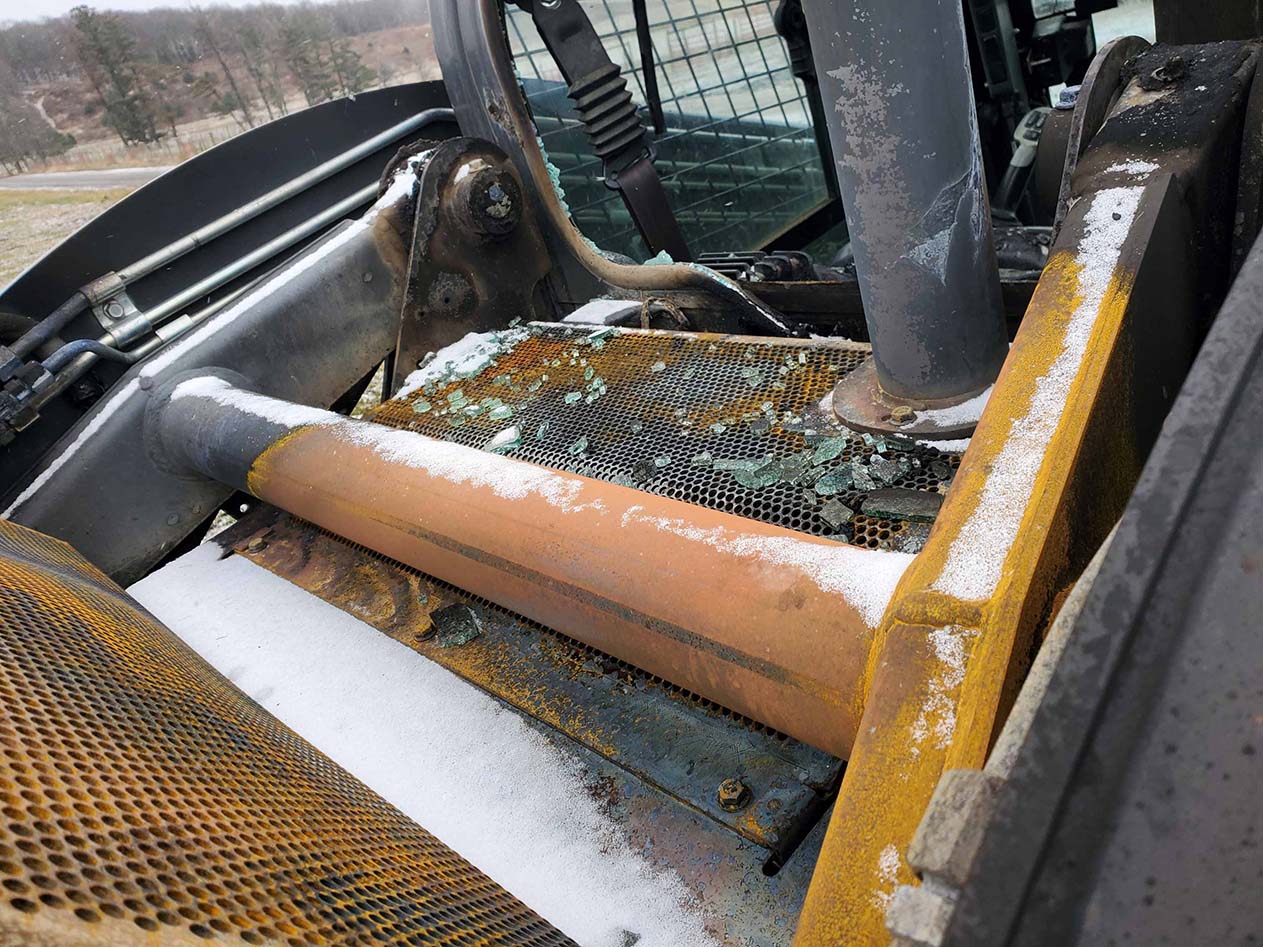 2017 New Holland C238 Skid Steer - Image 6