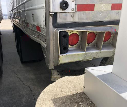 2015 Great Dane Trailer with Reefer - Image 11
