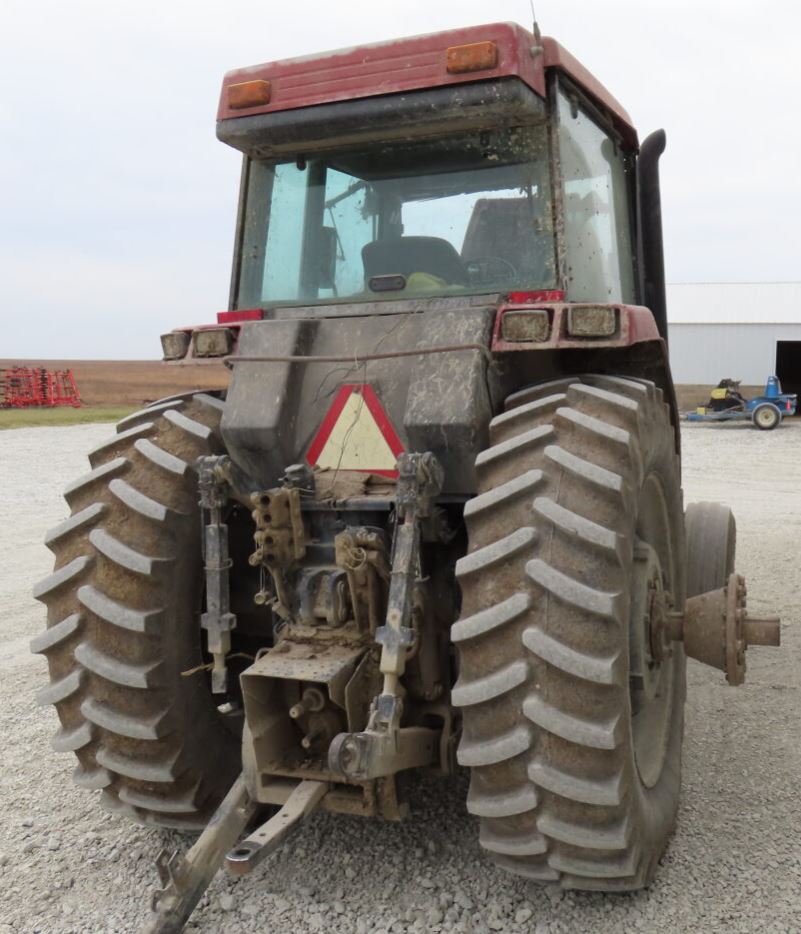Case International 7120 Tractor - Image 7