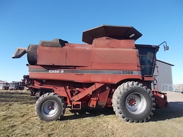 1999 Case IH 2388 Combine