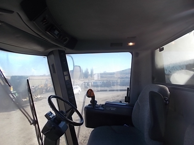 1999 Case IH 2388 Combine - Image 10