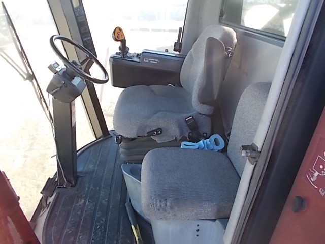 1999 Case IH 2388 Combine - Image 11