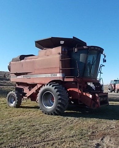 1999 Case IH 2388 Combine - Image 2