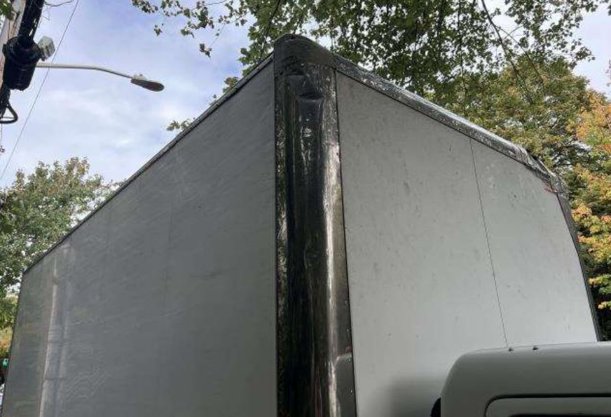 2012 Mitsubishi Fuso Box Truck - Image 14