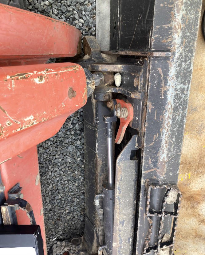 2016 Kubota SVL95-2s Skid Steer - Image 9