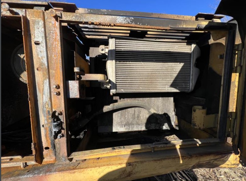 Komatsu PC220LC Excavator - Image 9