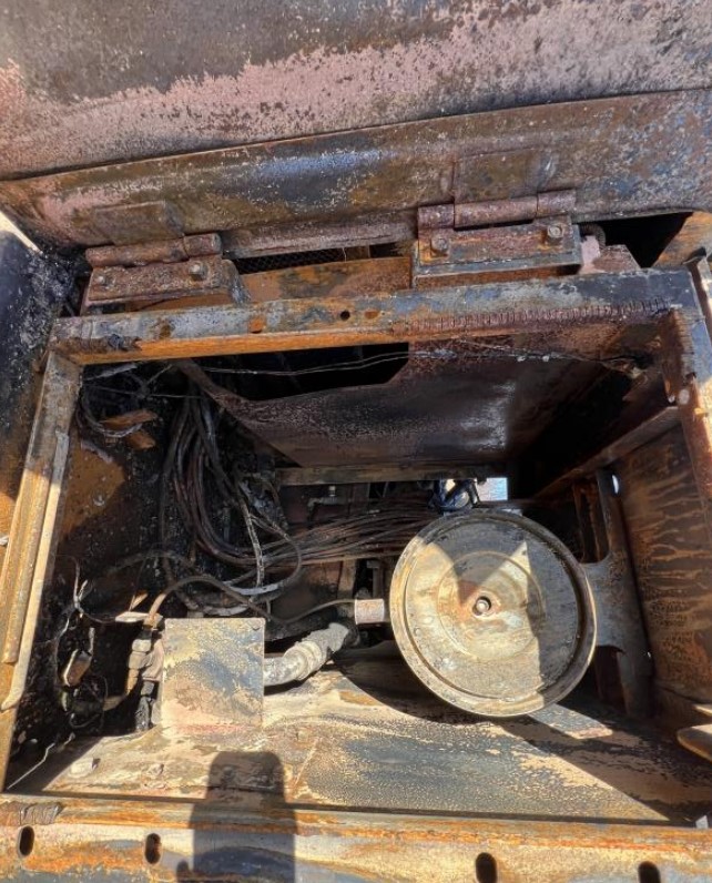 Komatsu PC220LC Excavator - Image 10