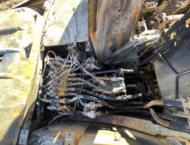 Komatsu PC220LC Excavator - Image 18