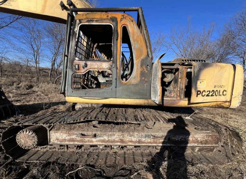 Komatsu PC220LC Excavator - Image 5