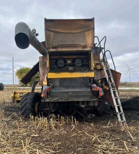 2010 Caterpillar Lexion 595R Combine - Image 8