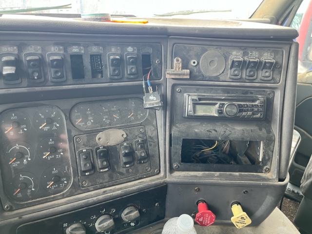 1997 Kenworth T2000 - Image 2