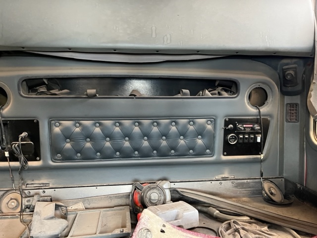 1997 Kenworth T2000 - Image 3