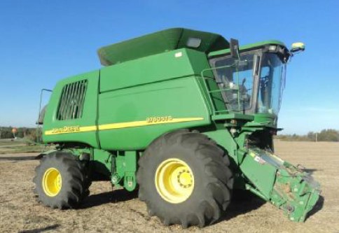 2005 John Deere 9760 Combine