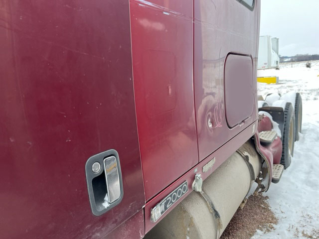 1997 Kenworth T2000 - Image 6