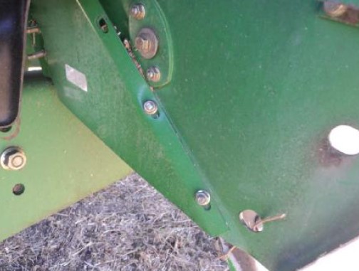 2005 John Deere 9760 Combine - Image 12
