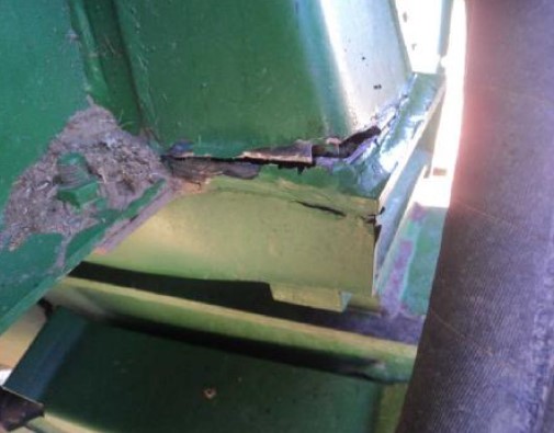 2005 John Deere 9760 Combine - Image 5