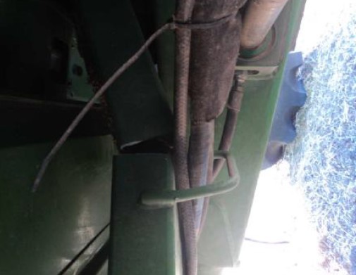 2005 John Deere 9760 Combine - Image 6