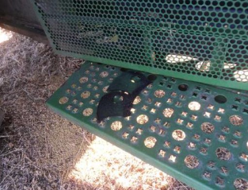 2005 John Deere 9760 Combine - Image 7