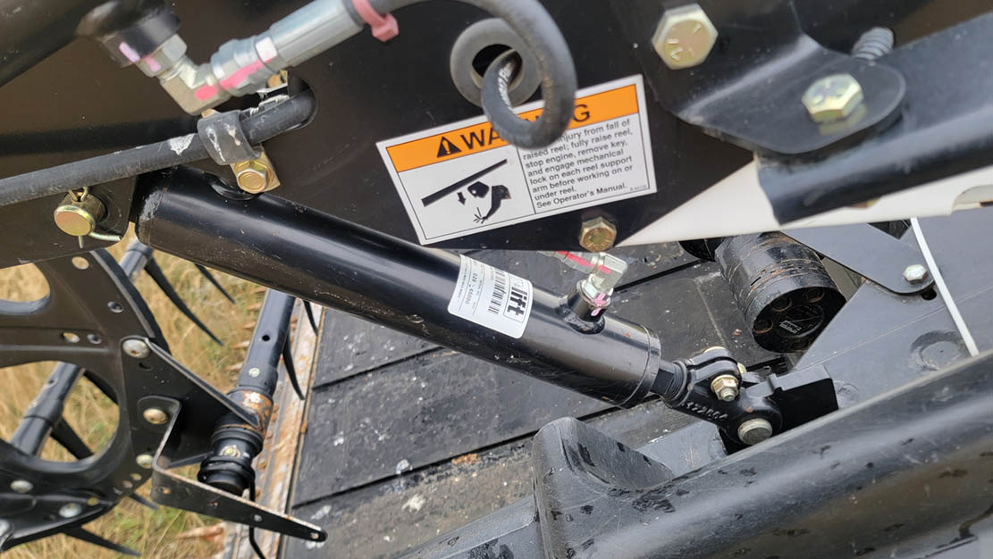 2011 MacDon FD70 FlexDraper Header - Image 14