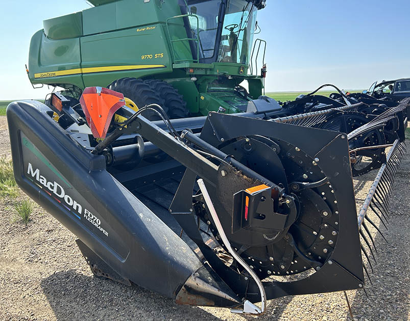 2012 MacDon FD70 FlexDraper Header - Image 2