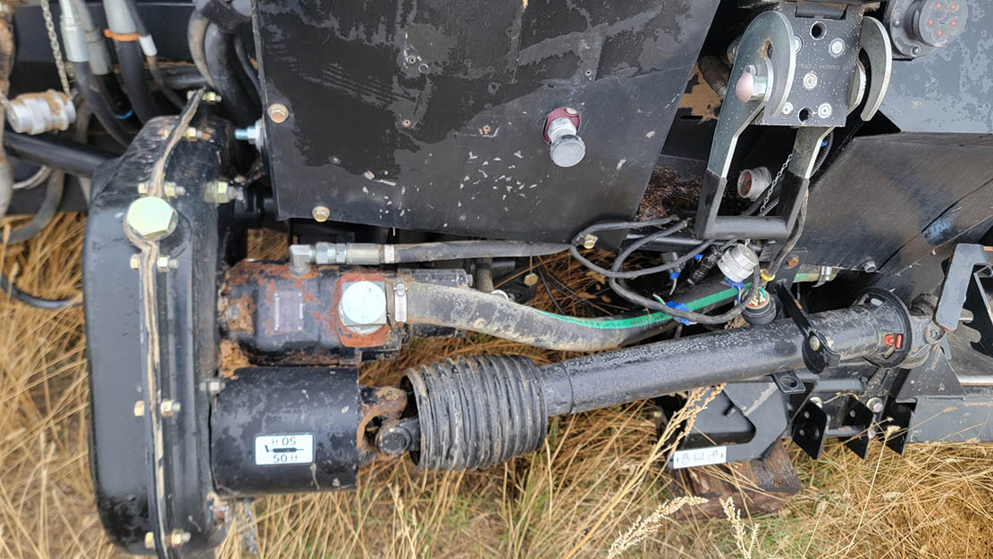 2011 MacDon FD70 FlexDraper Header - Image 17