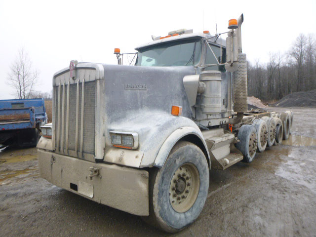 1998 Kenworth W900 Dump Truck - Image 9